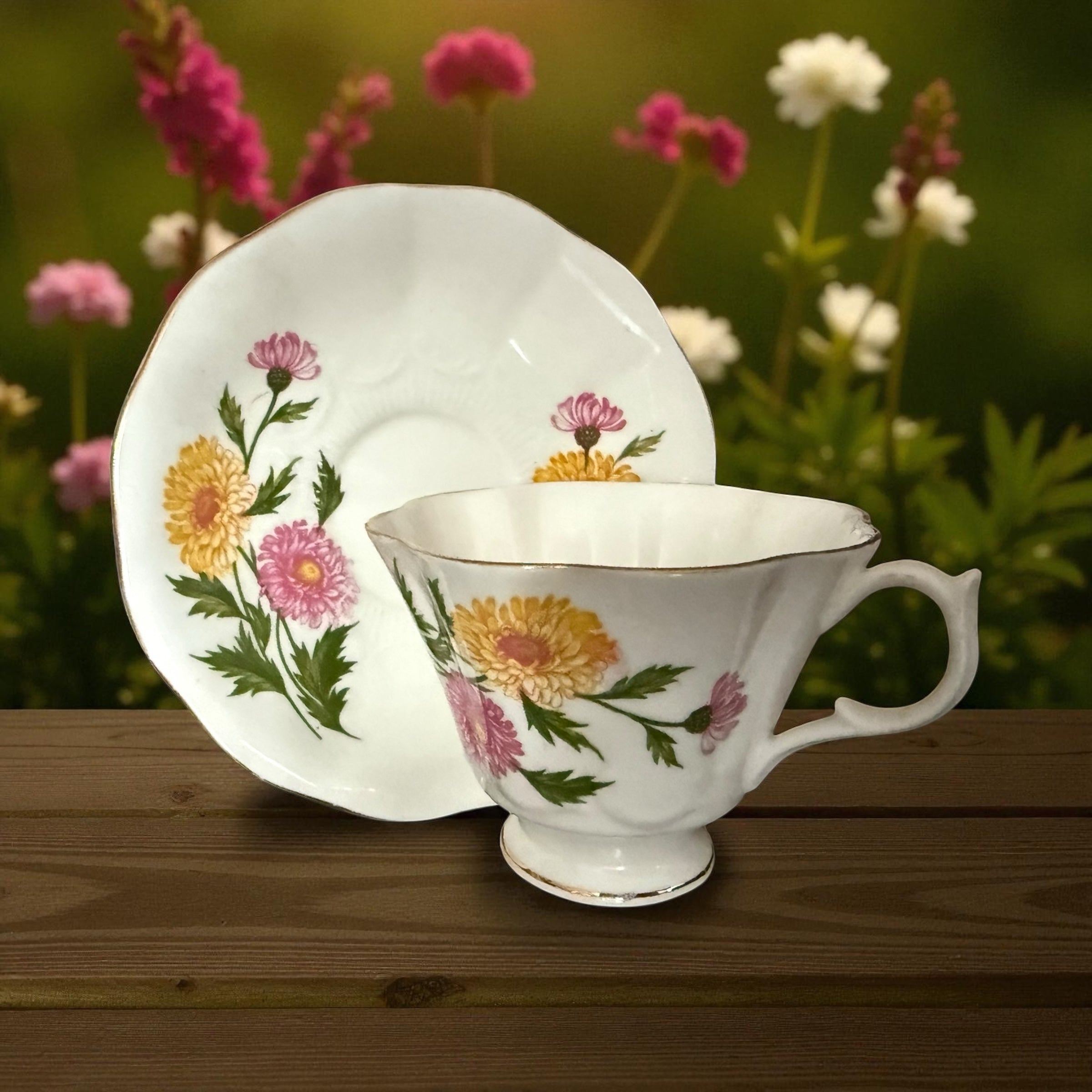 Queen Anne. Vintage China Duo.  image 0