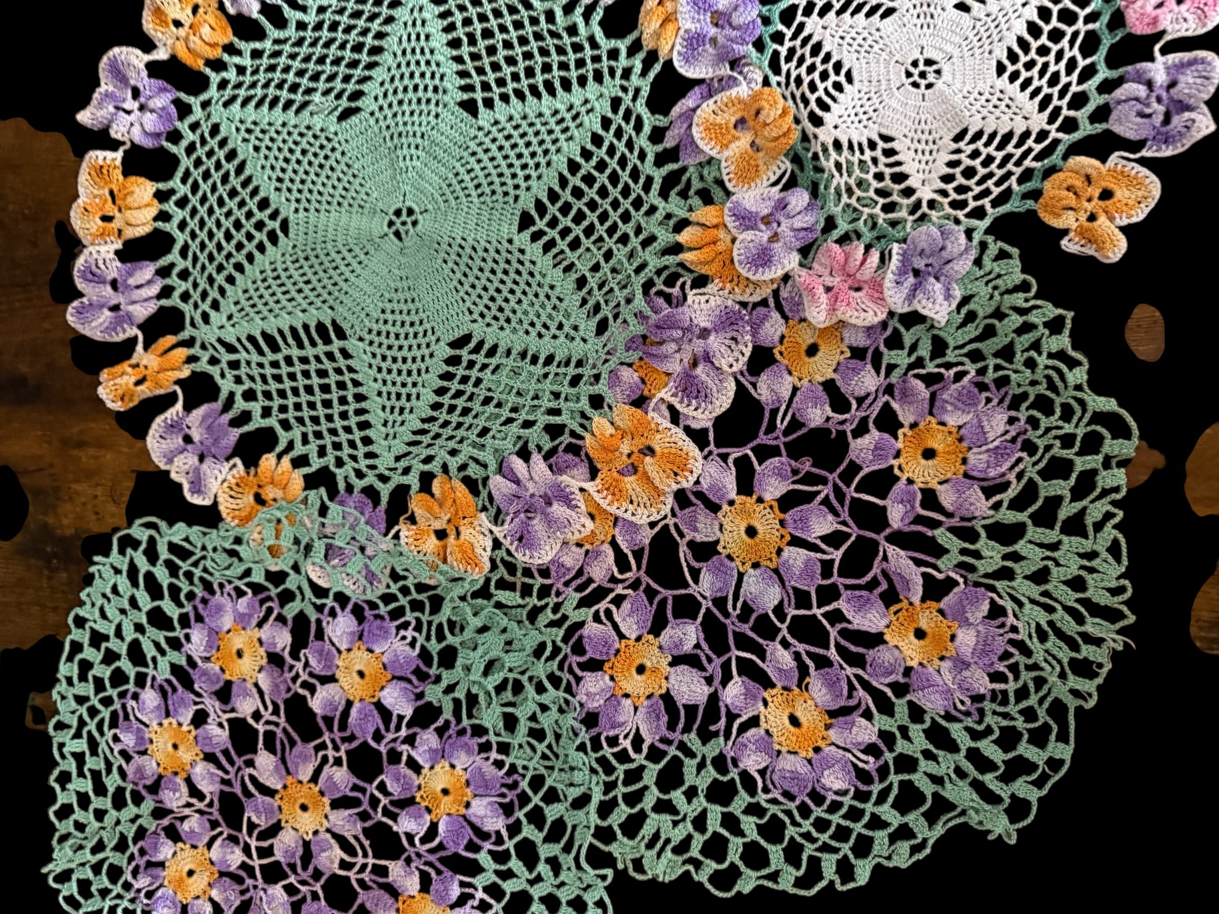 Vintage Doilies. Set 4 image 0