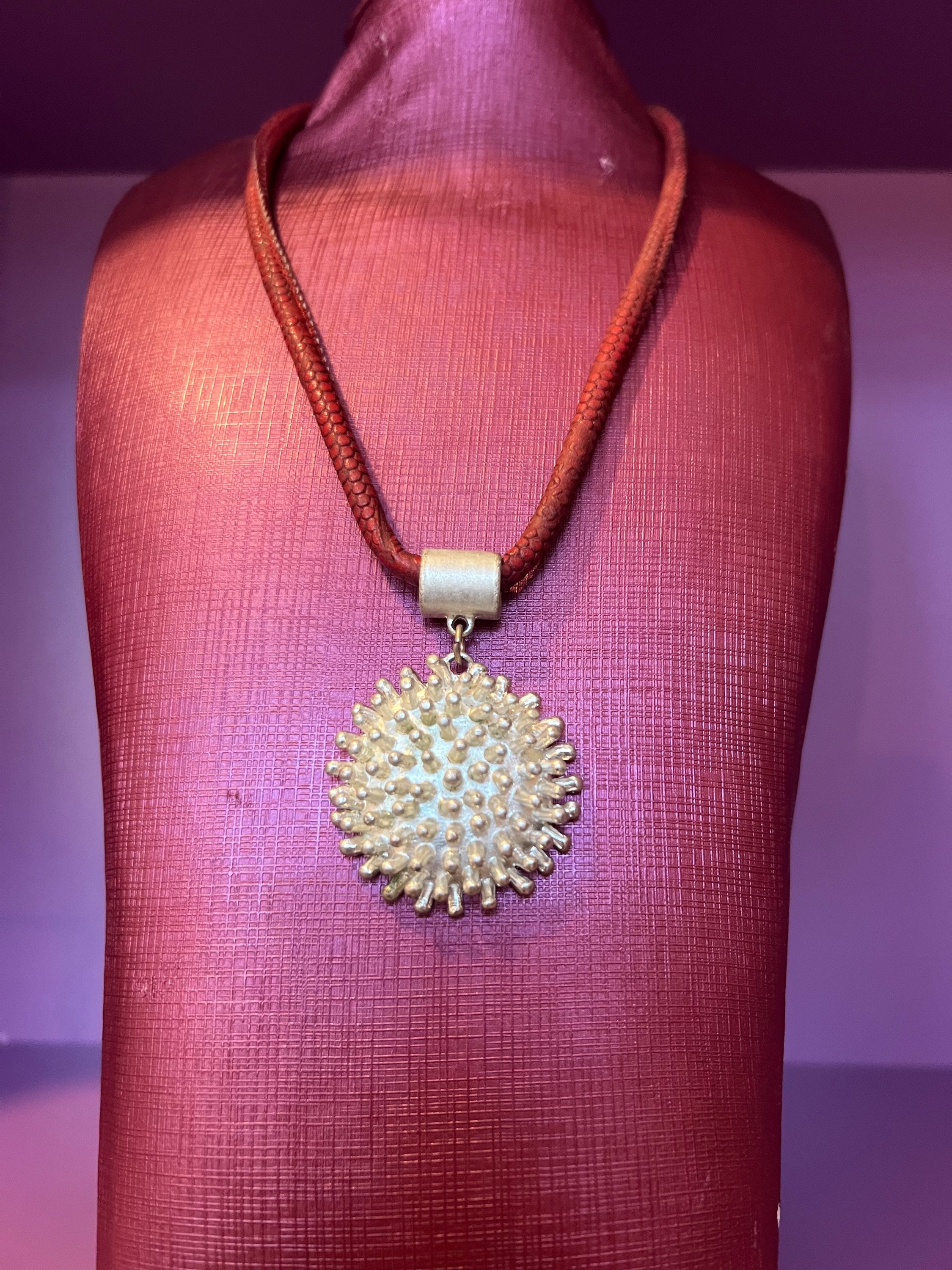 Costume Jewellery Necklace image 0