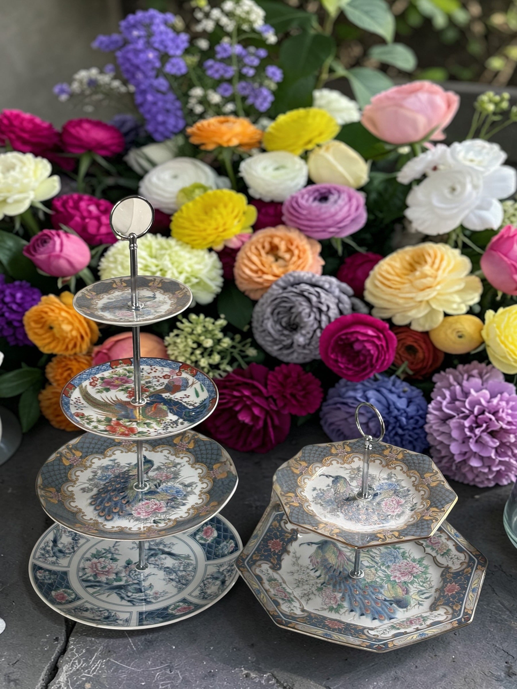 Set of 2 Cake Stands  image 0