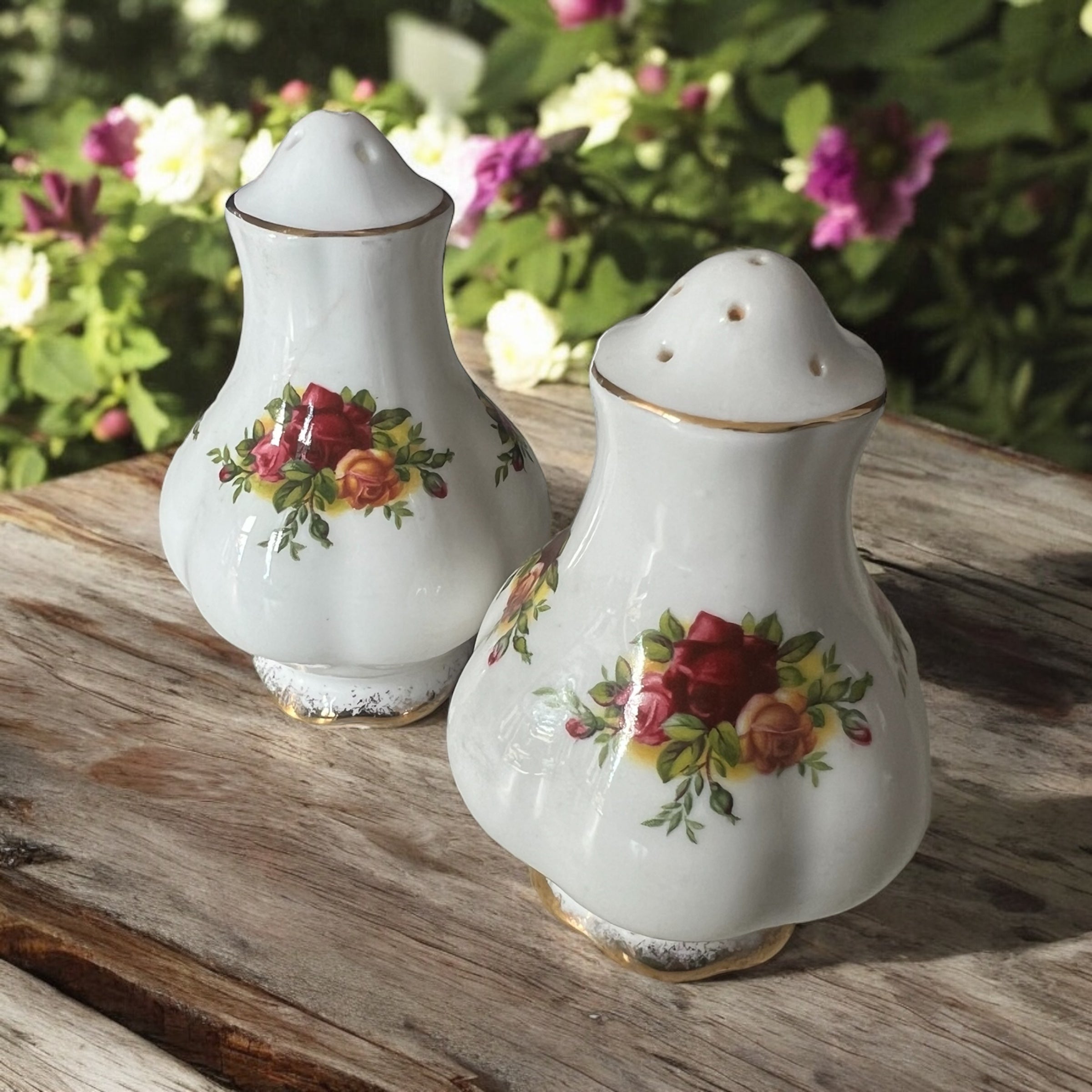 Royal Albert. Old Country Roses. Cruet Set image 0