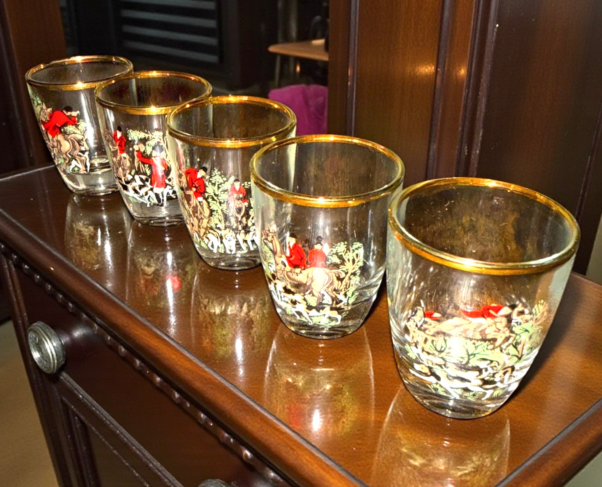 Set 5 Hunting Scene Shot Glasses image 0