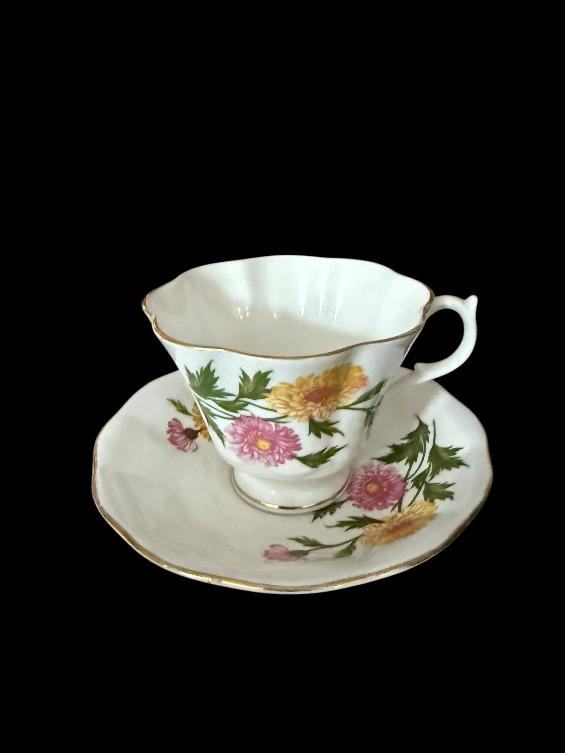 Queen Anne. Vintage China Duo.  image 2