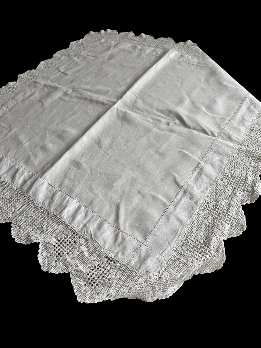 Deep lace edge vintage Cotton Tablecloth.  image 2