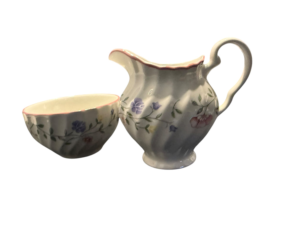 Summer Chintz. Vintage china milk jug & sugar bowl image 1