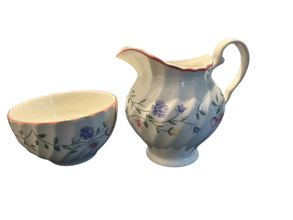 Summer Chintz. Vintage china milk jug & sugar bowl image 5