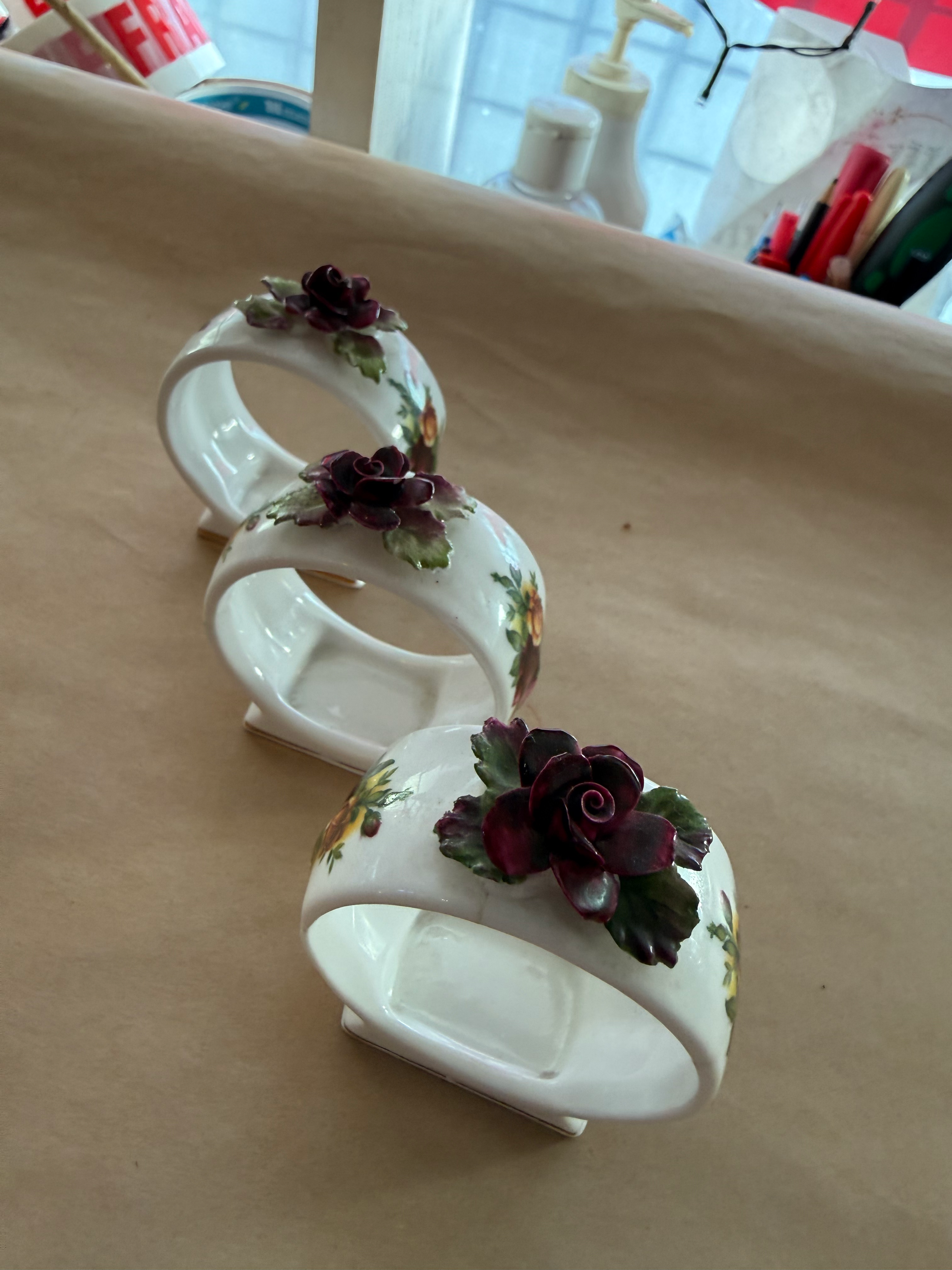 Royal Albert. Napkin Rings. Set 3 image 2