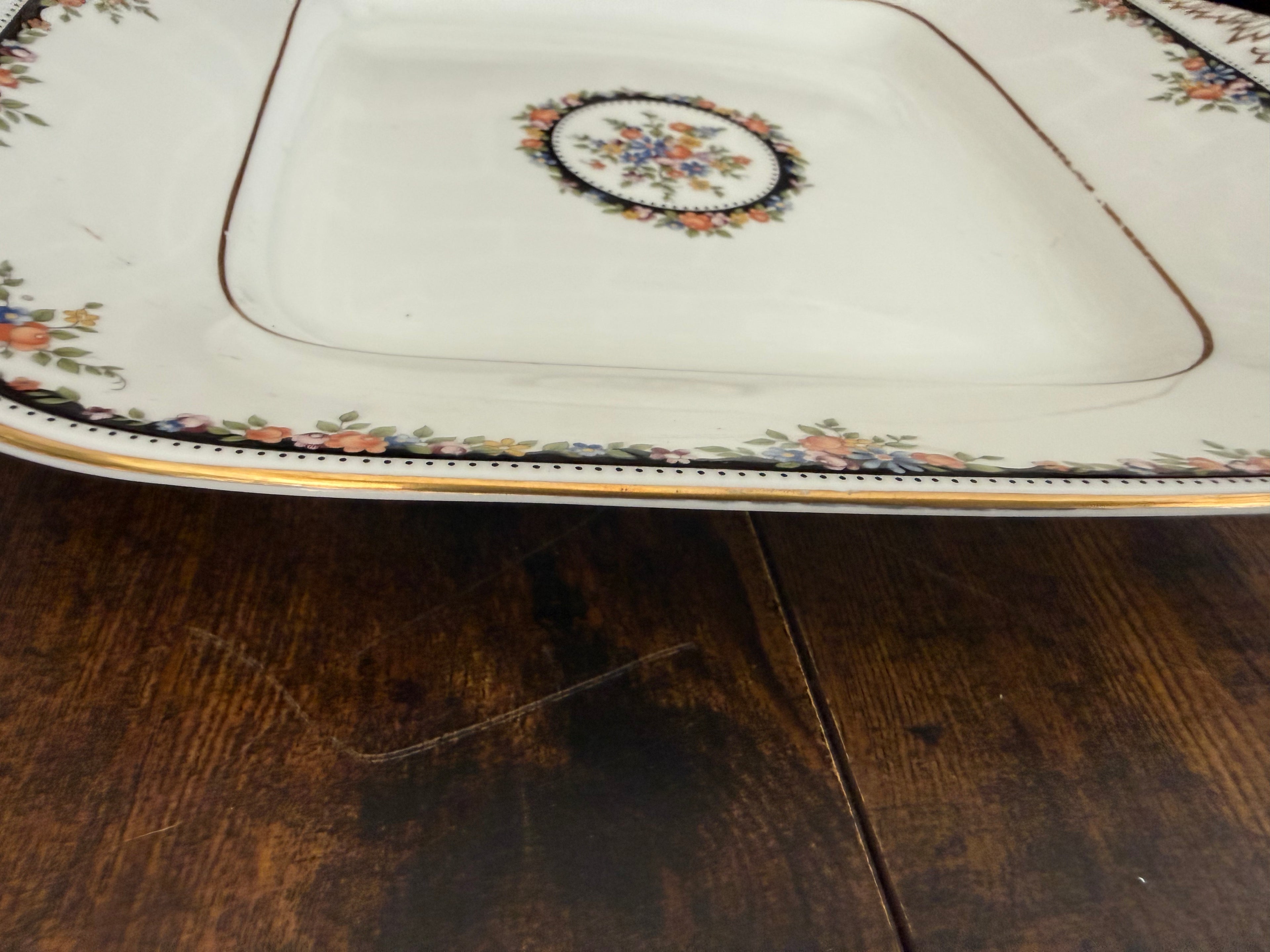 Wedgwood. Vintage Cake Plate.  image 4
