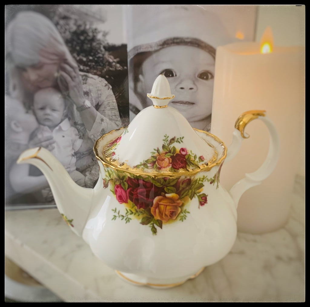 Old Country Roses Small Tea Pot image 4