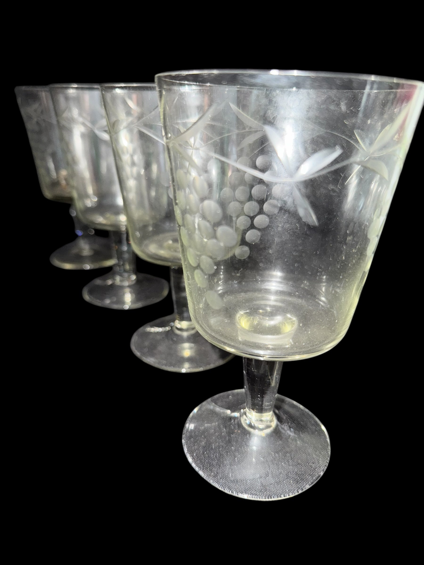 Set 4 Vintage Etched Cocktail Goblet Glasses image 2