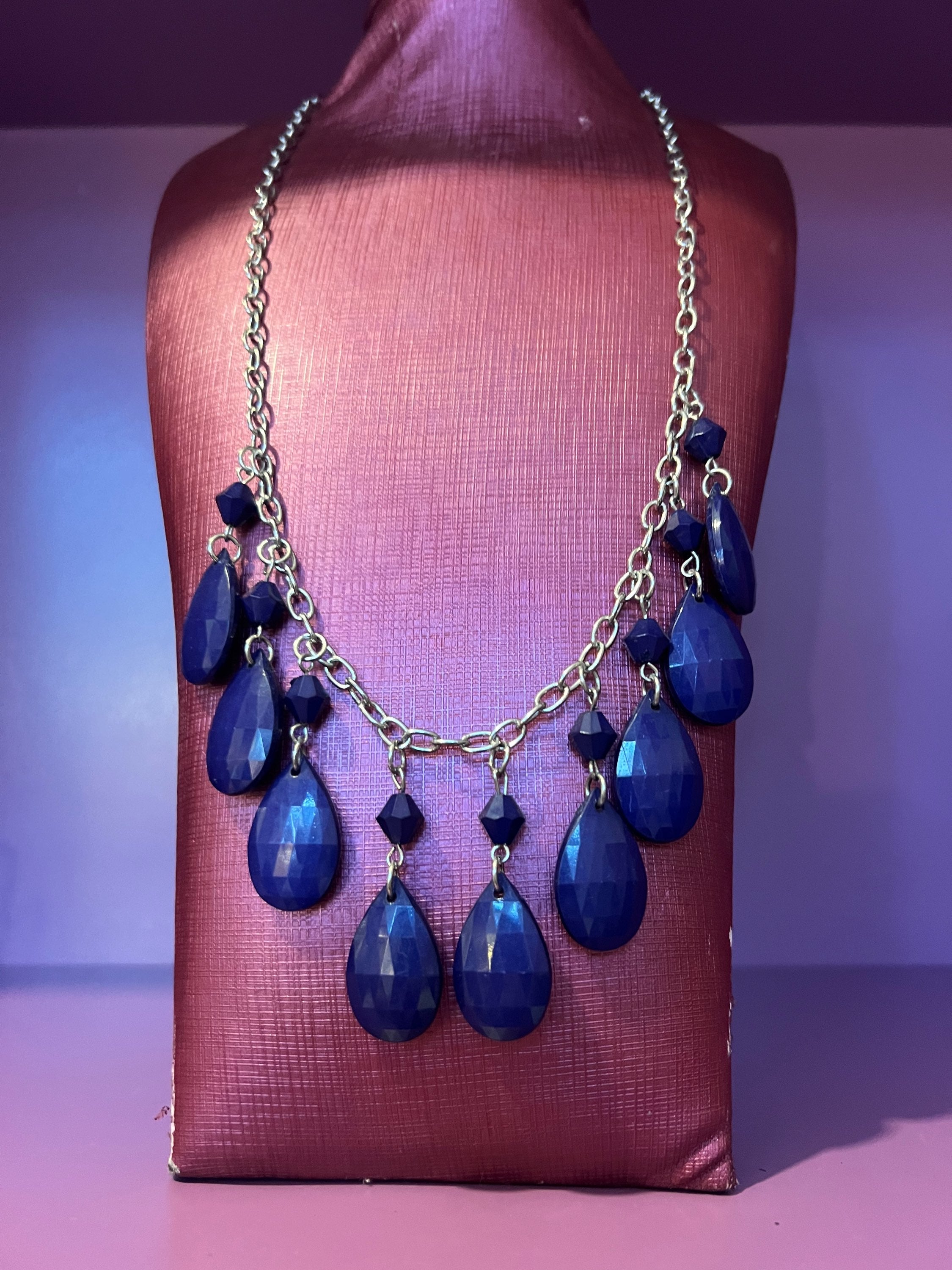Costume Jewellery Necklace image 0